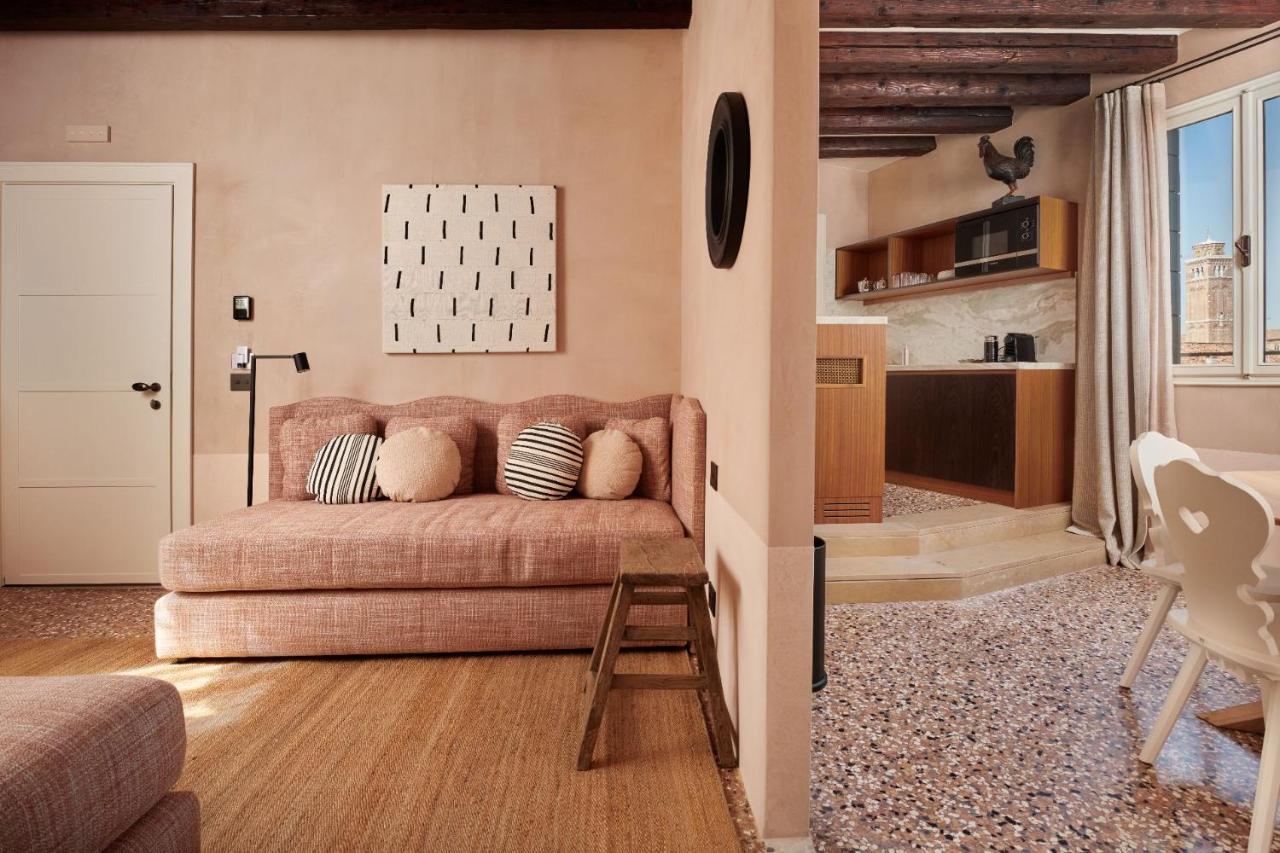 Palazzo Dell'Albero D'Oro Apartment เวนิส ภายนอก รูปภาพ