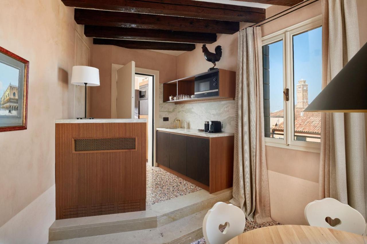 Palazzo Dell'Albero D'Oro Apartment เวนิส ภายนอก รูปภาพ